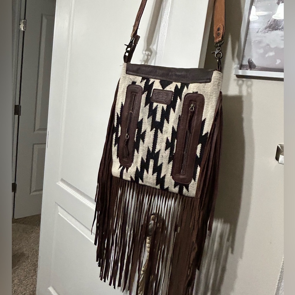 NEW American Darling Bag with Fringe & Leather Conceal and Carry. Saddle Purse - Picture 4 of 9